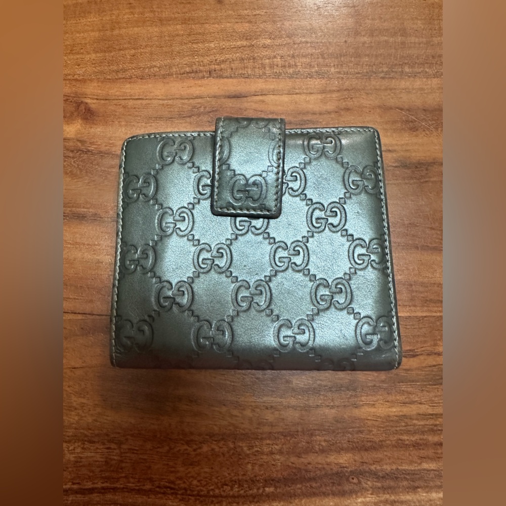 Gucci Embossed Leather Wallet in Green/Gray